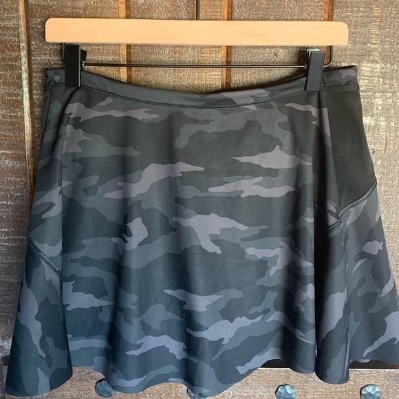 Athleta women’s BUNDLE of 2 skorts pickleball tennis golf size small and size 6 - Picture 5 of 16